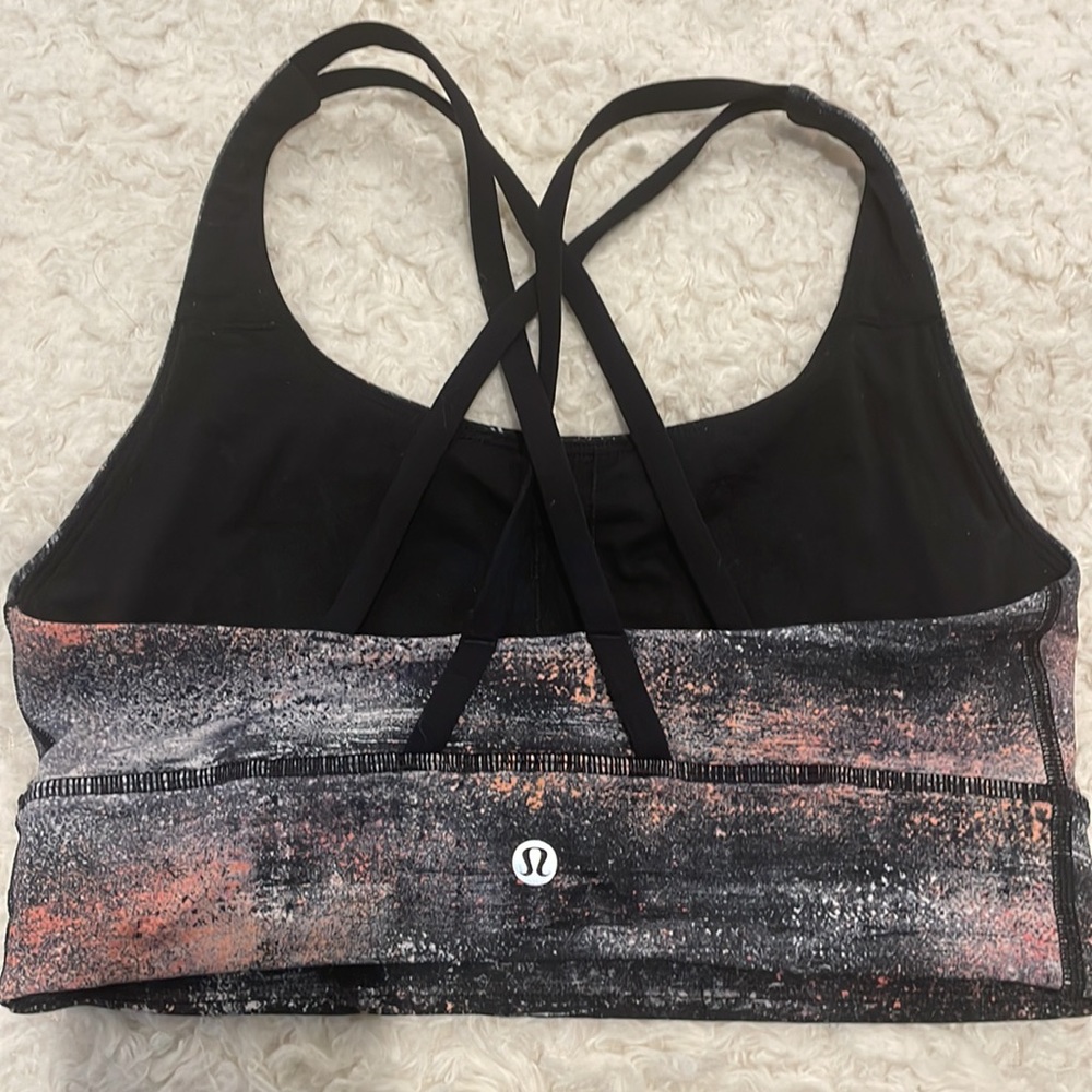 Lululemon sports bra size 6 - Picture 3 of 3